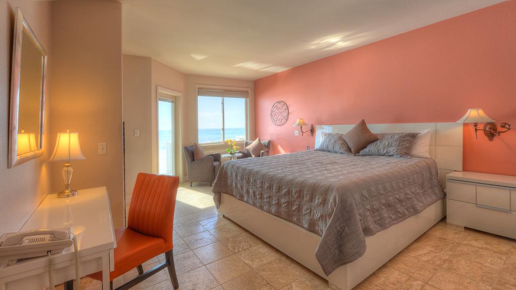 The Oceanfront Stay On Miramarbeach Hmb El Granada Экстерьер фото